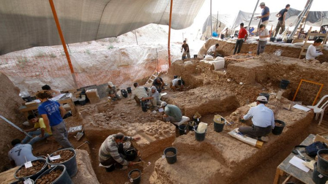 Розкопки на стоянці Нешер Рамла, що неподалік Тель-Авіва, Ізраїль